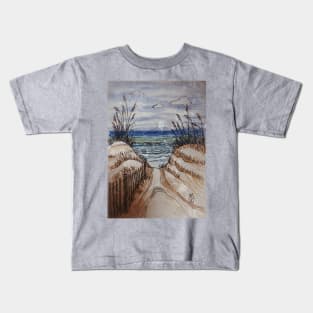 Between the sand dunes at the beach with grunge Kids T-Shirt